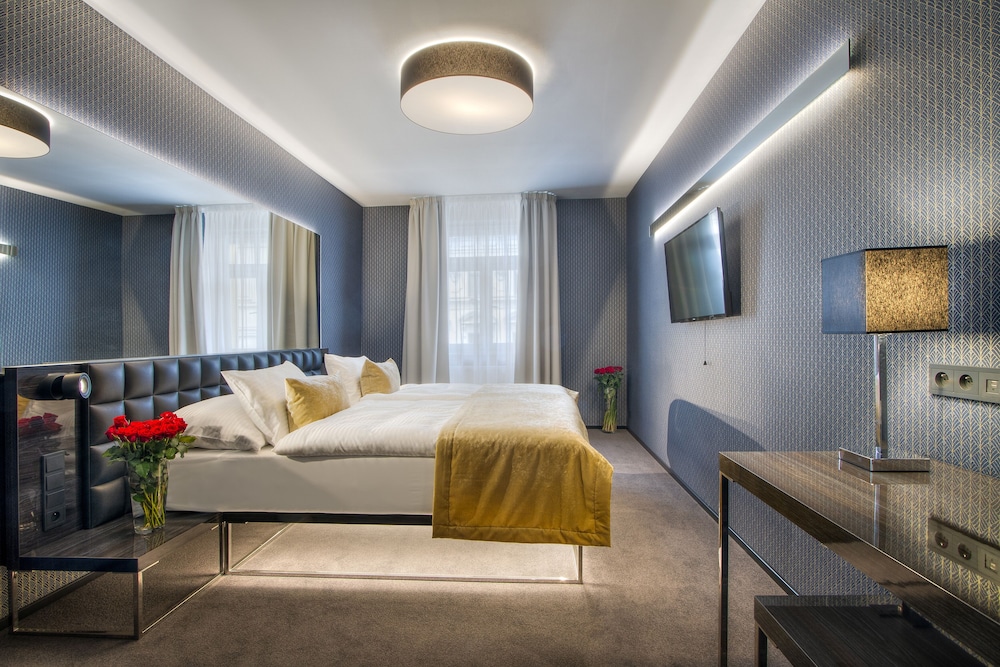 Hotel Mucha 68/72