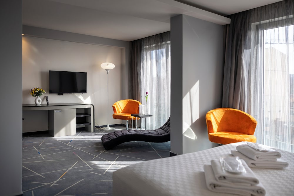 Goldent Tulip Zira Belgrade 29/60