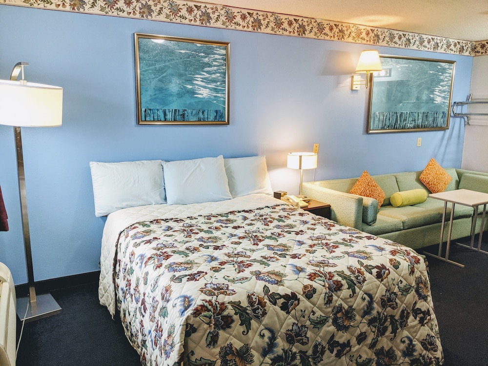Executive Inn 12/33