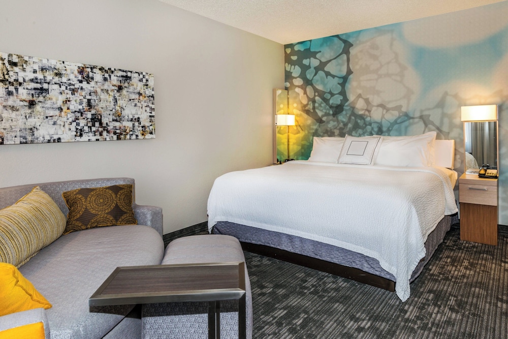 ROOM, KING BED, ACCESSIBLE