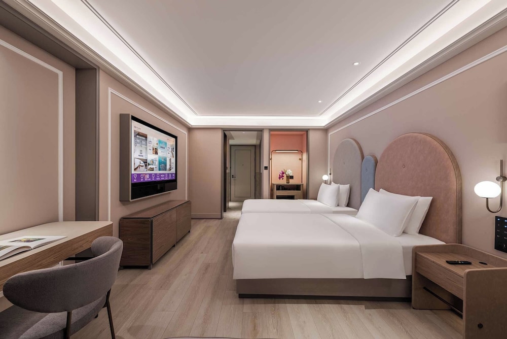 Mercure Nantong Suxitong Riverside 9/42