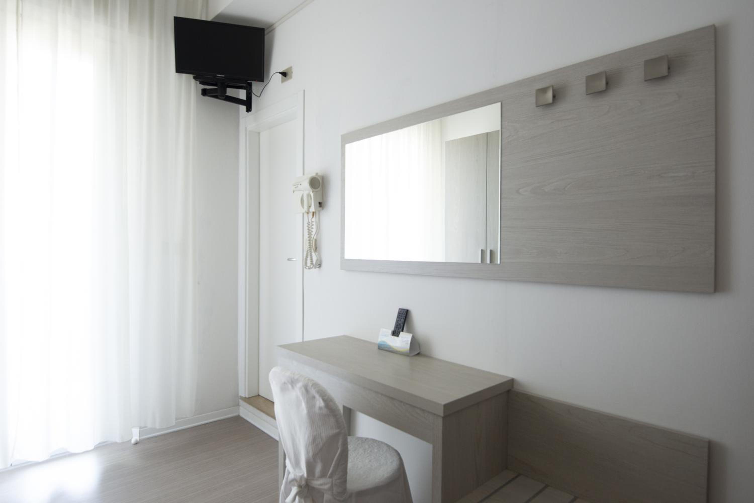 Hotel Carillon 50/50