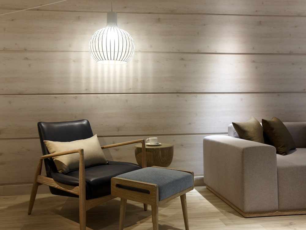 Discovery Hotel 48/65