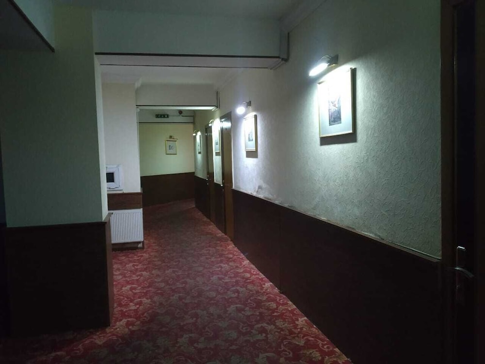 Gallery 16/23