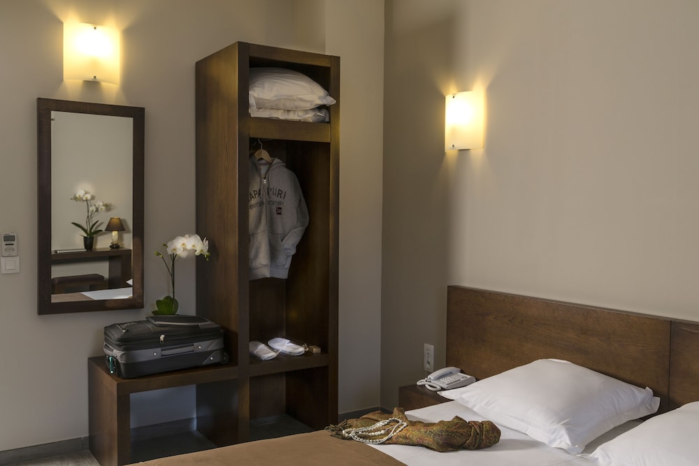 INTER HOTEL LE YA'TIS 23/48