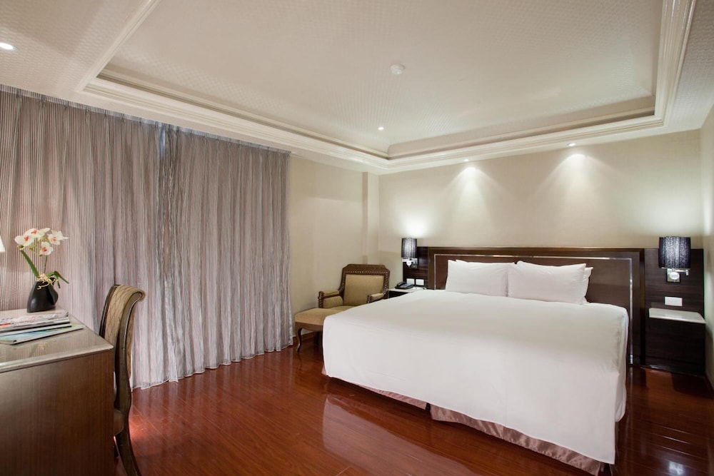 Deja Vu Hotel 23/59