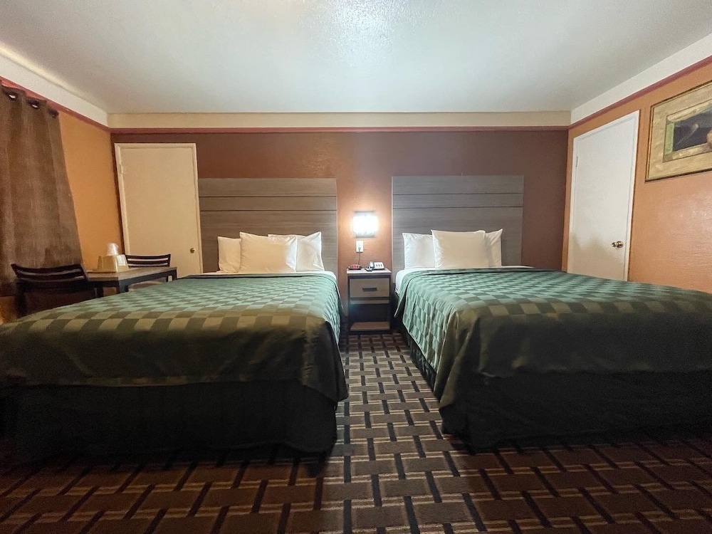 New Corral Motel 2/47