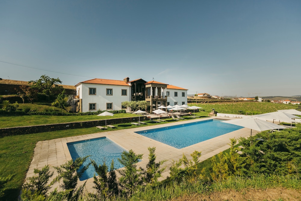 The Manor House Celeiros 64/75