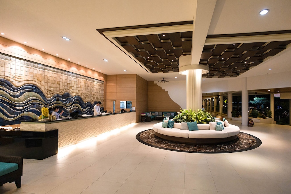 The Cha Am Methavalai Hotel 11/65