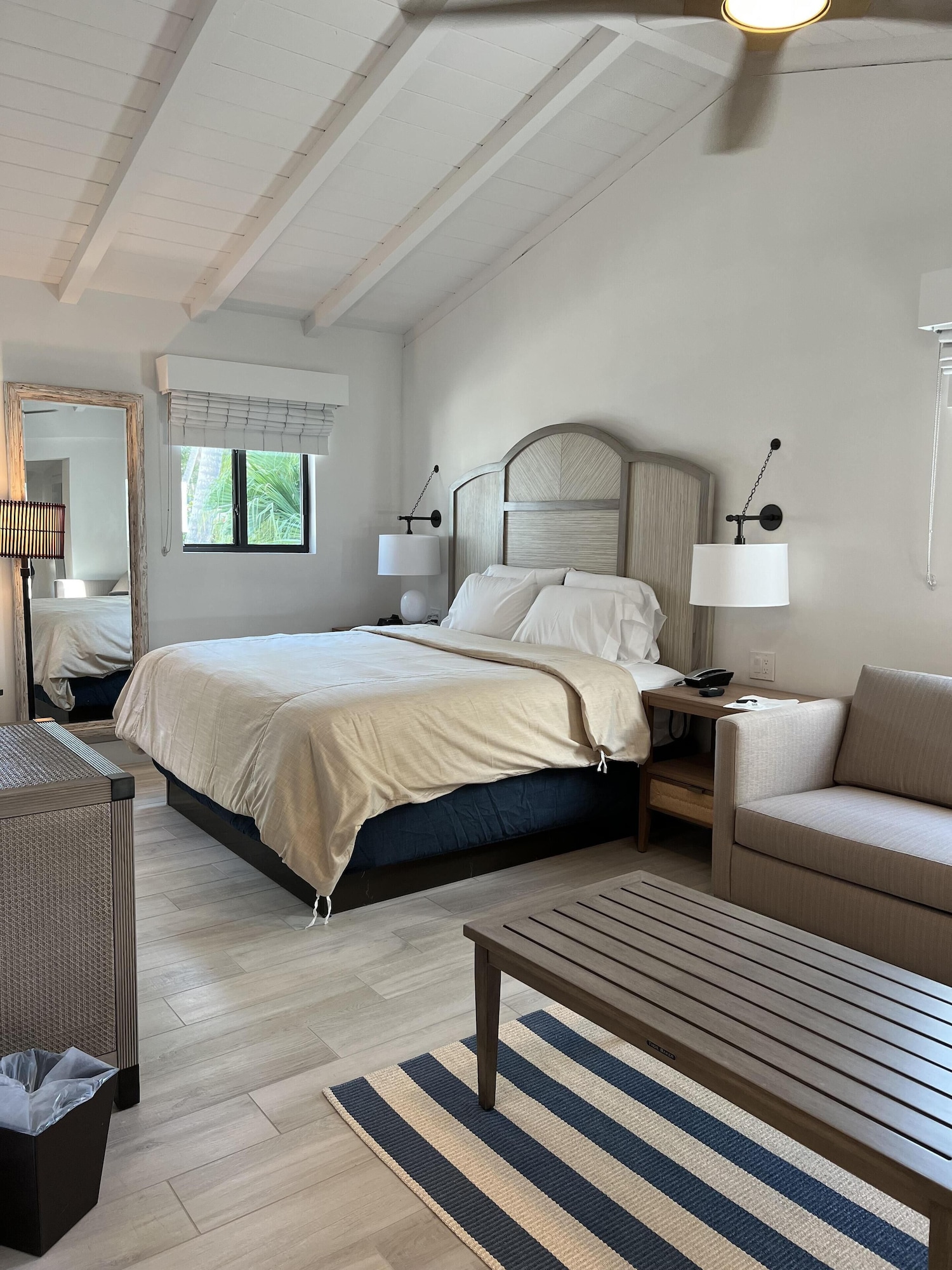 Efficiency, Villa, King Bed, Sofa