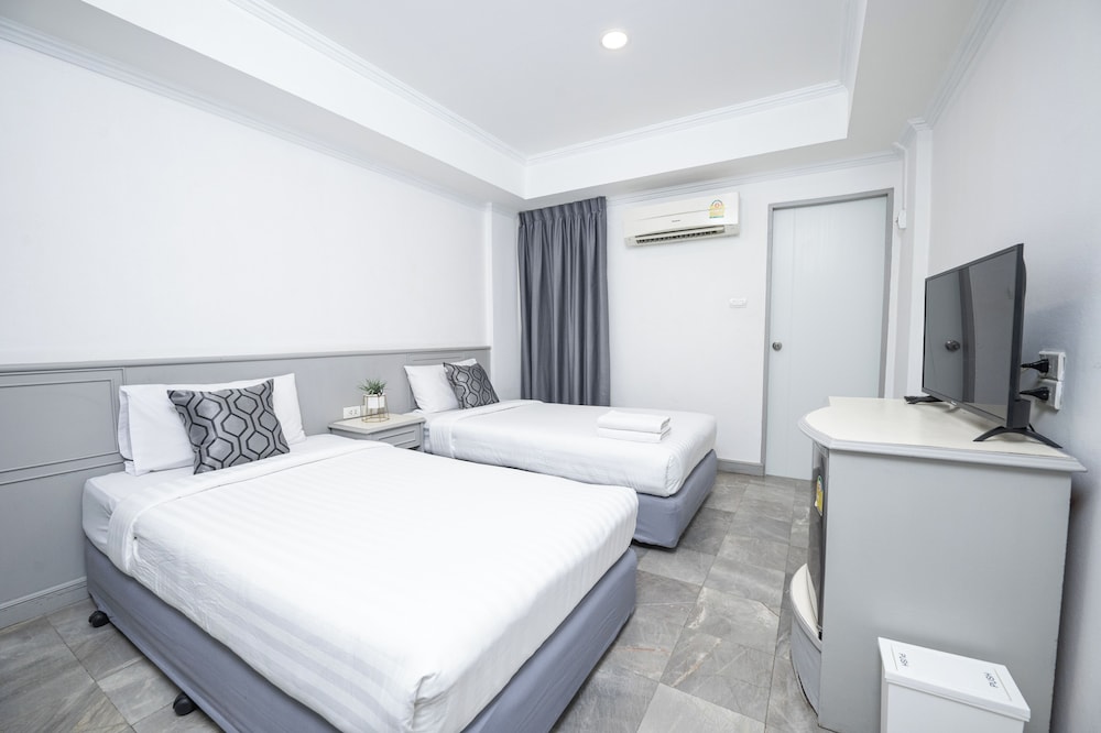 Chaipat Hotel 20/66