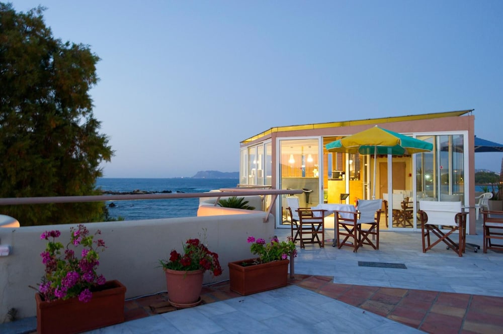 Seafalios Apartments photo1