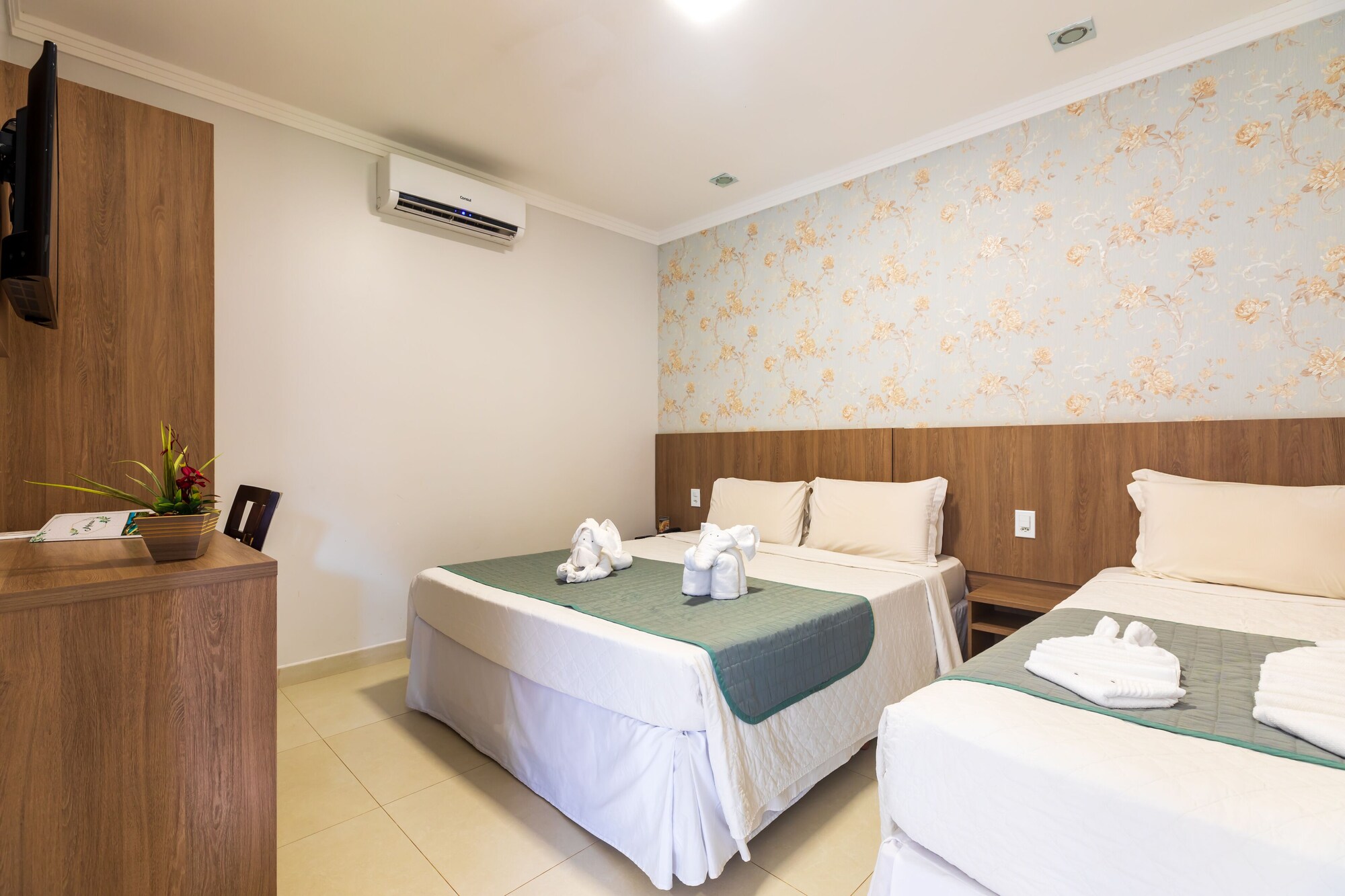 Luxury, 1 Double and 1 Single Bed