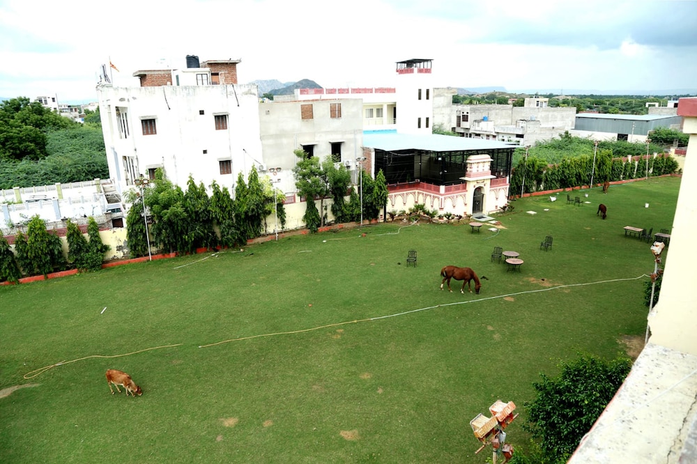 Hotel Roshan Haveli 20/29