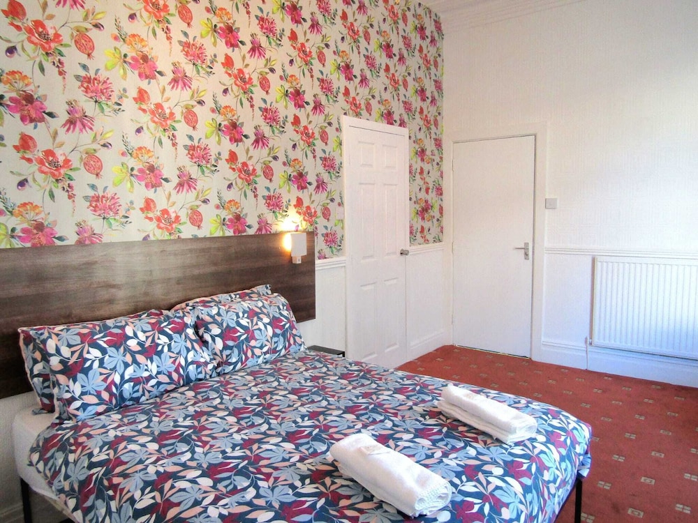 DELUXE, DOUBLE BED
