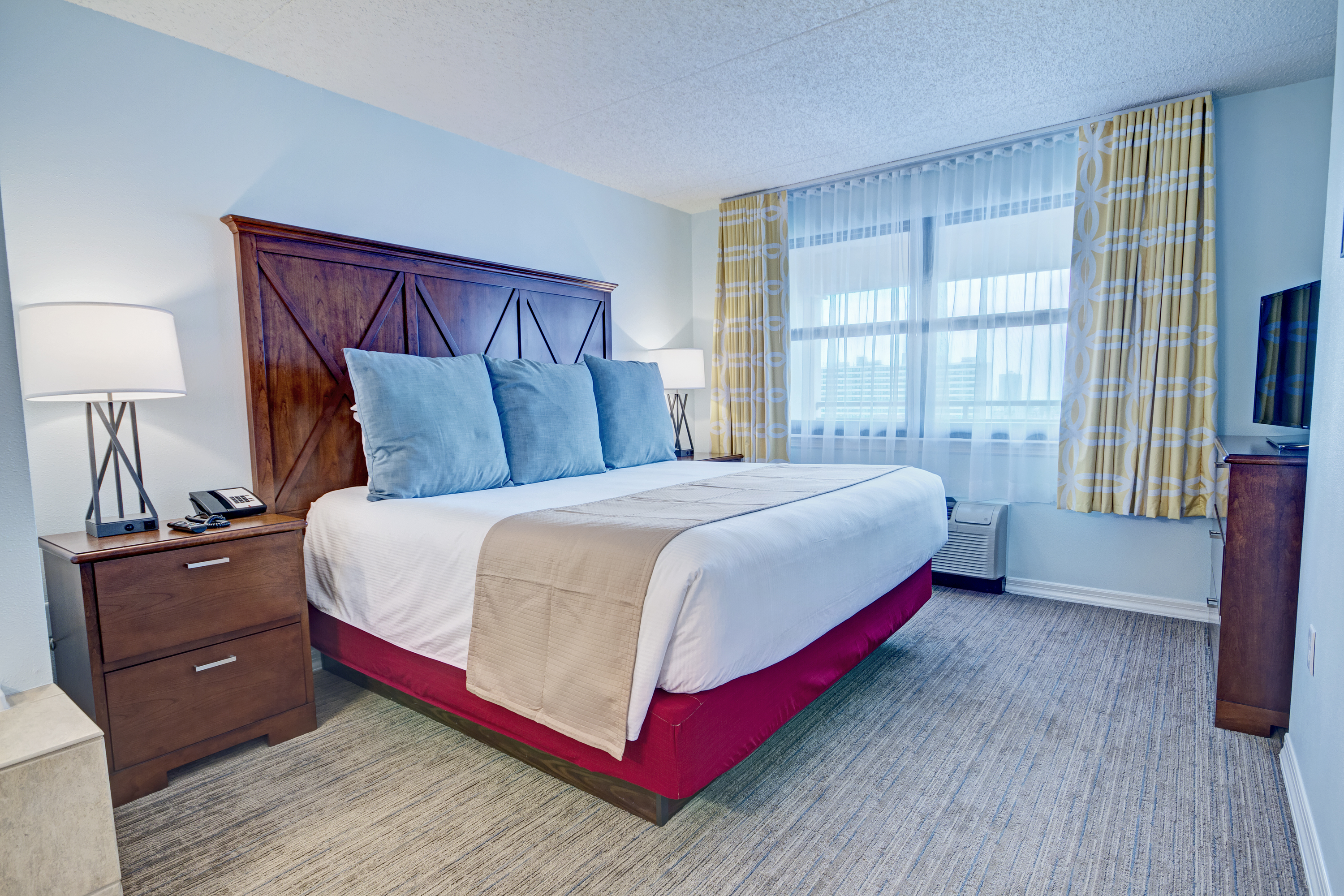 2 BEDROOMS, DELUXE