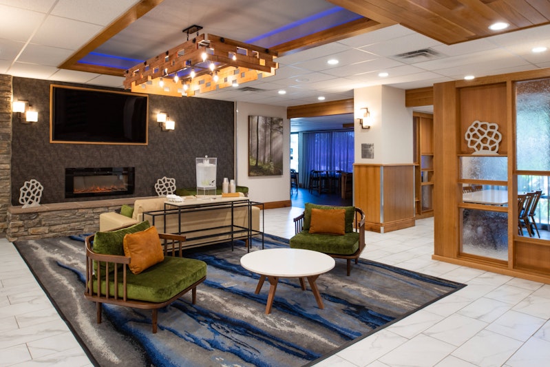 Fairfield Inn and Suites by Marriott Bakersfield Central 21/37