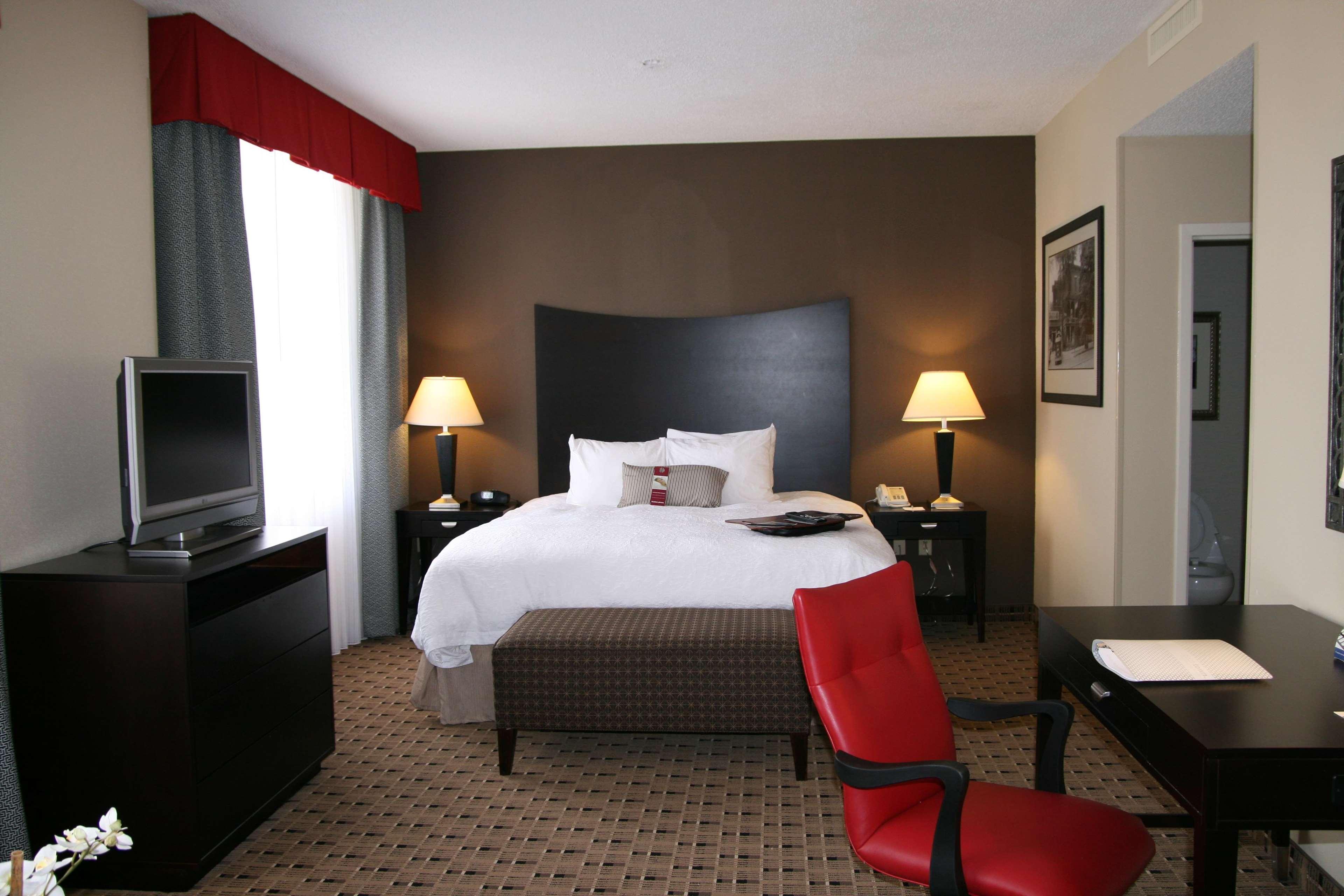 STUDIO, SUITE, KING BED, SOFA