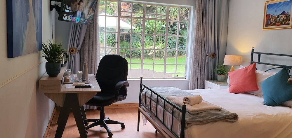 Pepper Tree Bnb 14/50