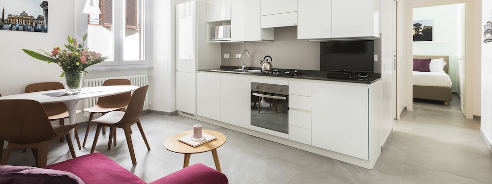 Rome Accommodation - Villa Borghese 16/20