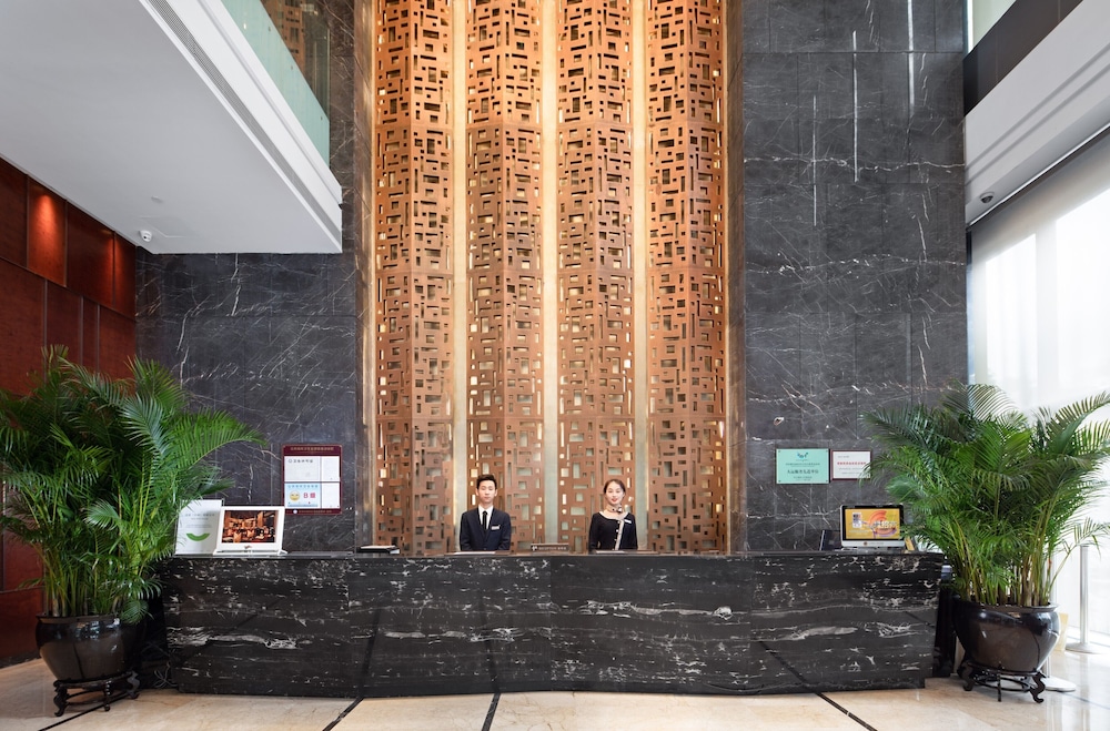 L Gem Hotel 6/50