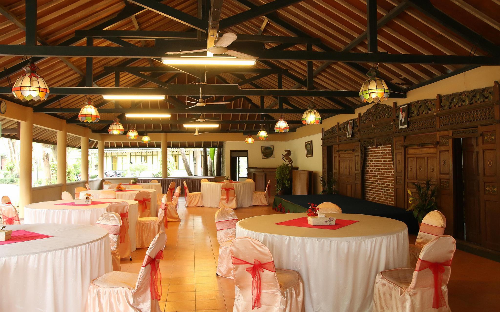 Candisari Hotel & Resto 19/28
