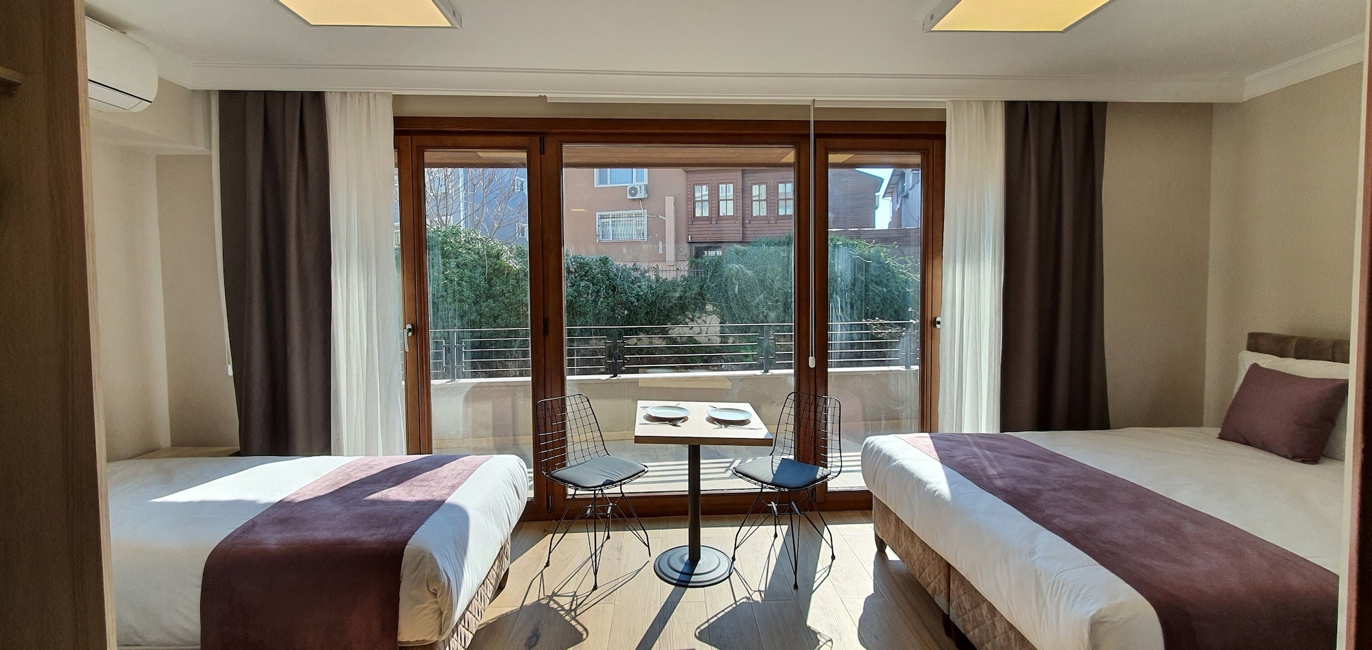 Room, 1 Queen and 1 Single Bed, Balcony, Garden Floor, Annex, Sur Hotel 8/10