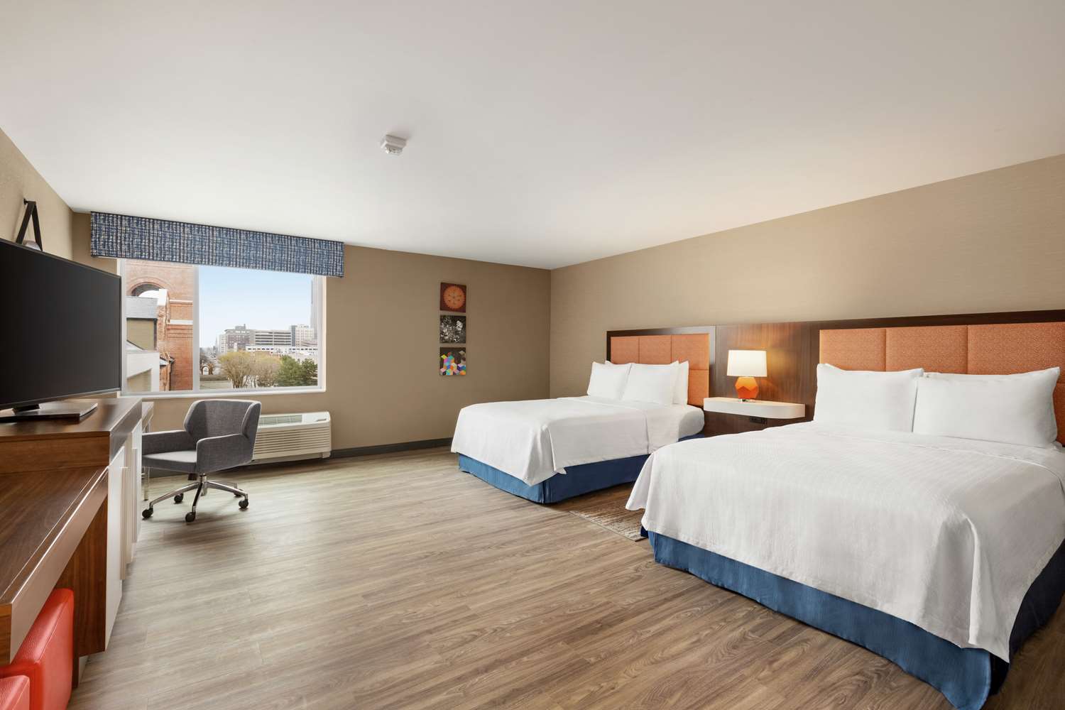 Hampton Inn Indianapolis Canal IUPUI 14/40