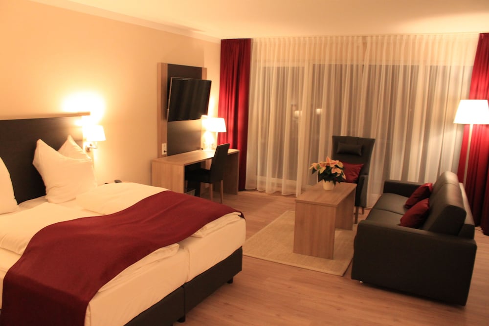 TROLL'S BRAUHAUS HOTEL 10/60