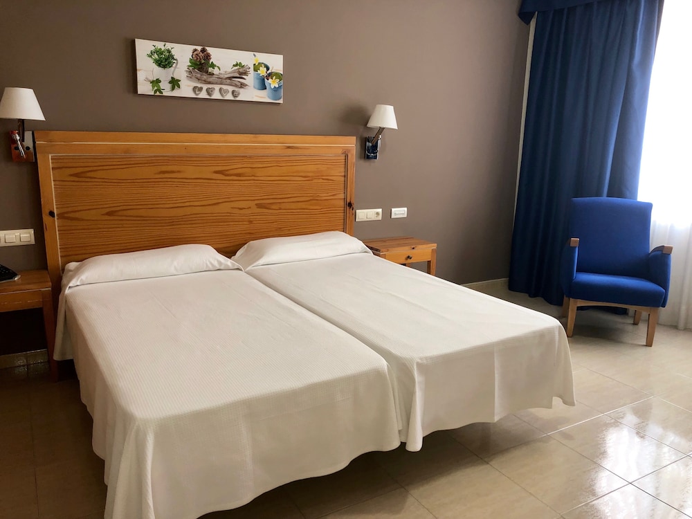 APARTHOTEL PINOSOL 7/34