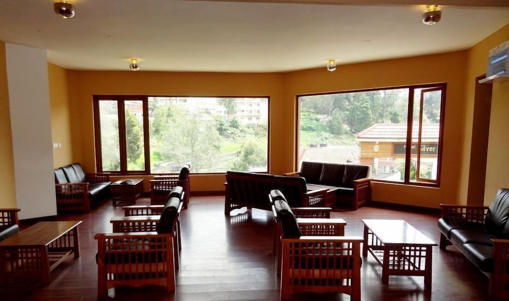 RAAHAT INN 13/15