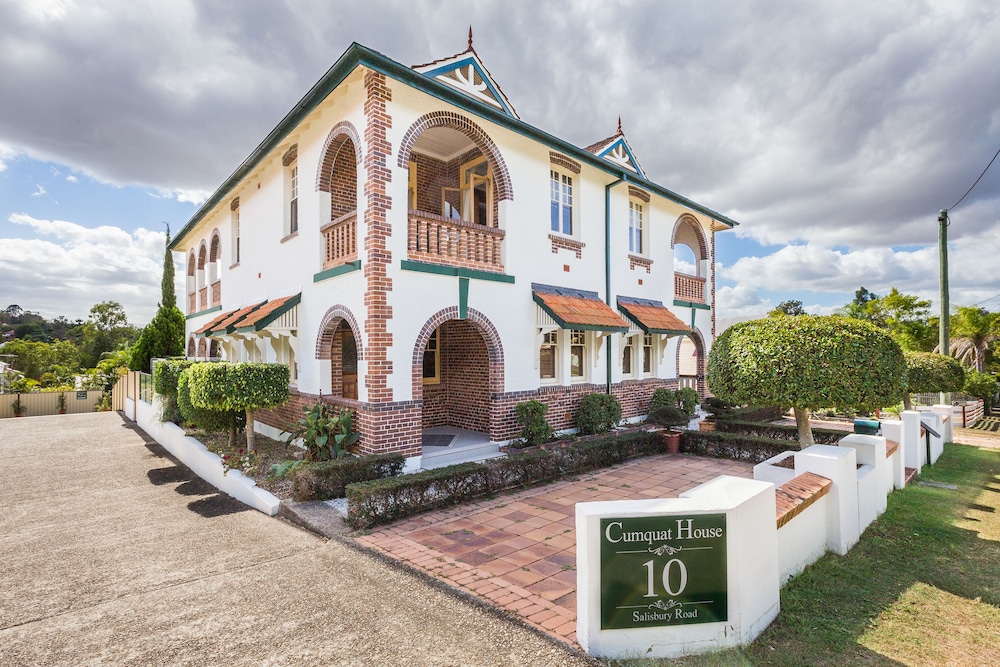 Cumquat House 2/58