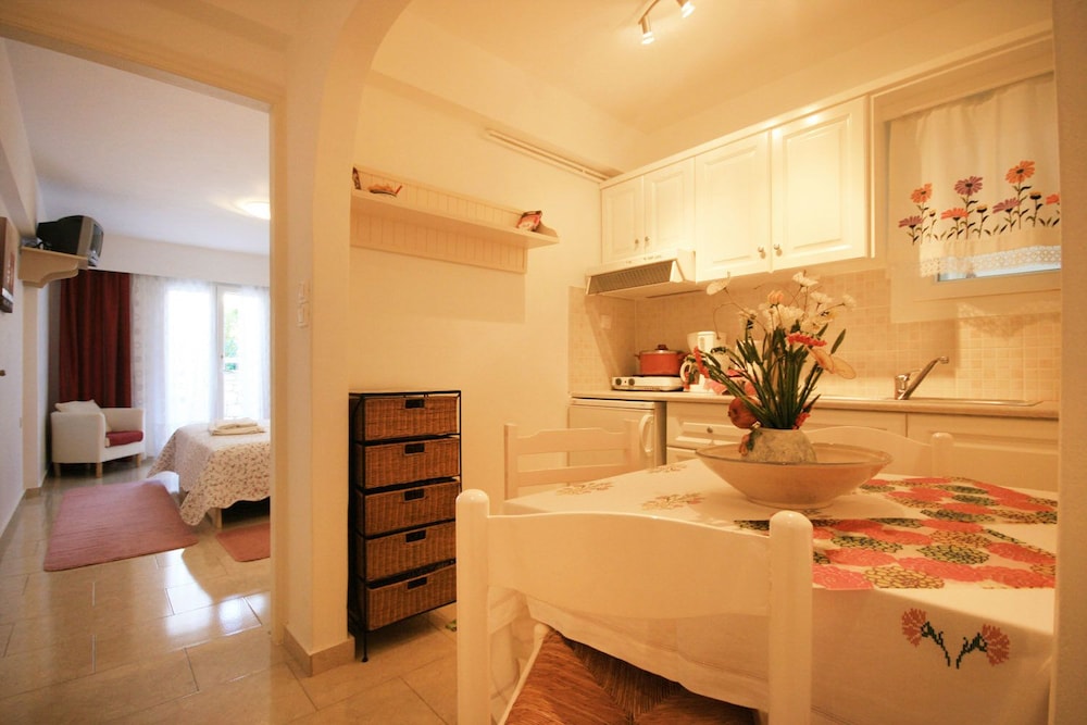 Leonardos Apartments 29/50