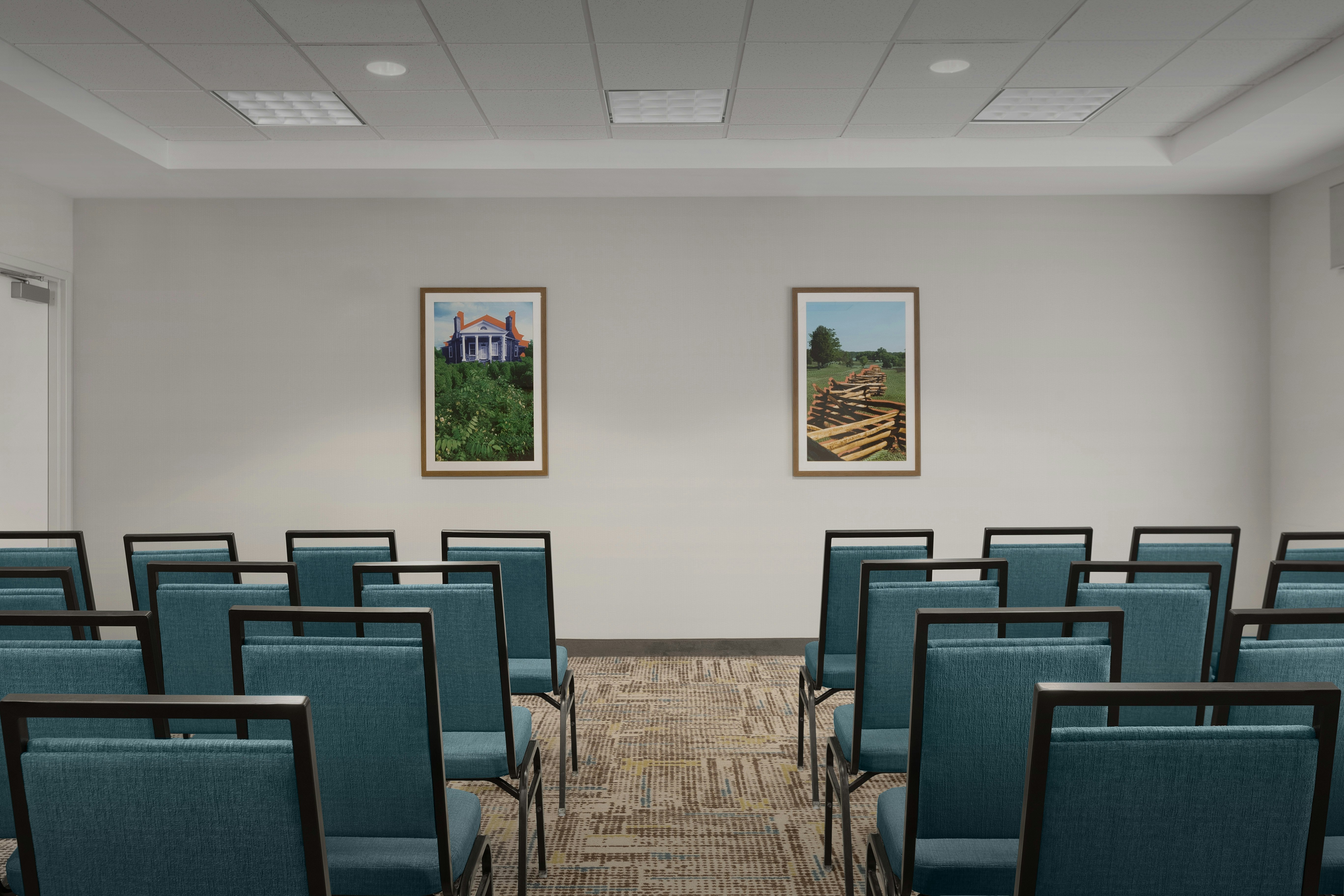 Hampton Inn Suites Lynchburg 33/37