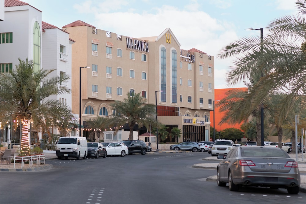 فندق ورويك الجبيل(Warwick Al Jubail Hotel) 65/70
