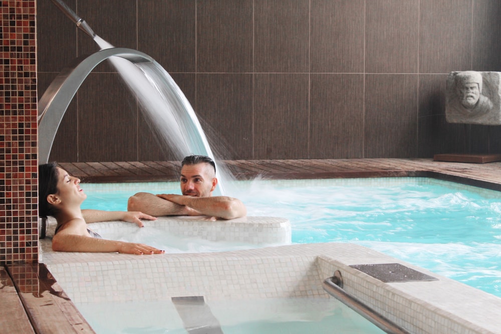 swimming pool spa