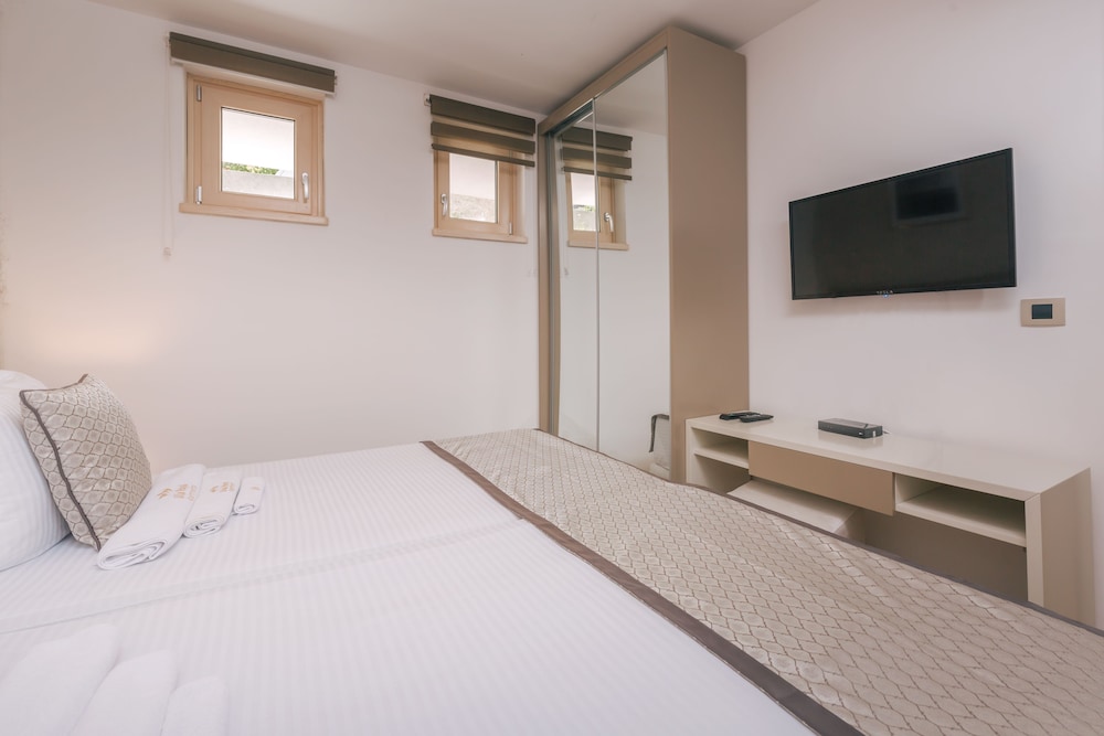 Hotel Villa Royal 8/54