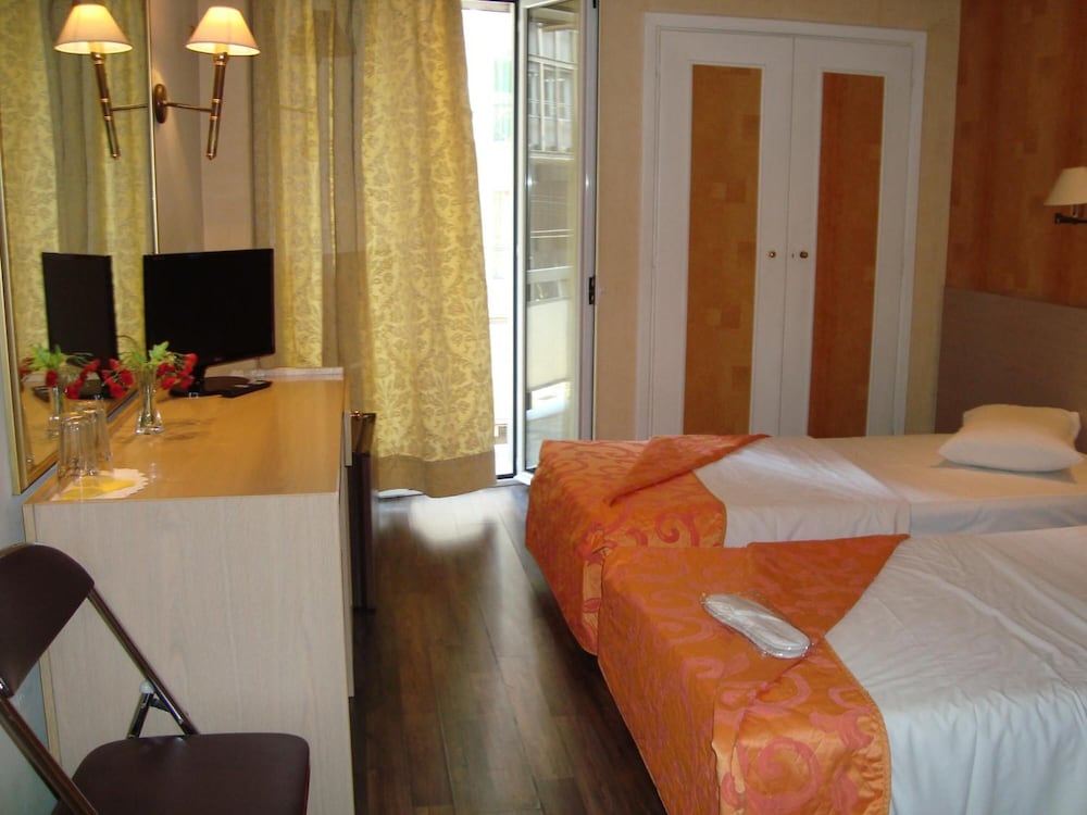 Minoa Hotel 8/22