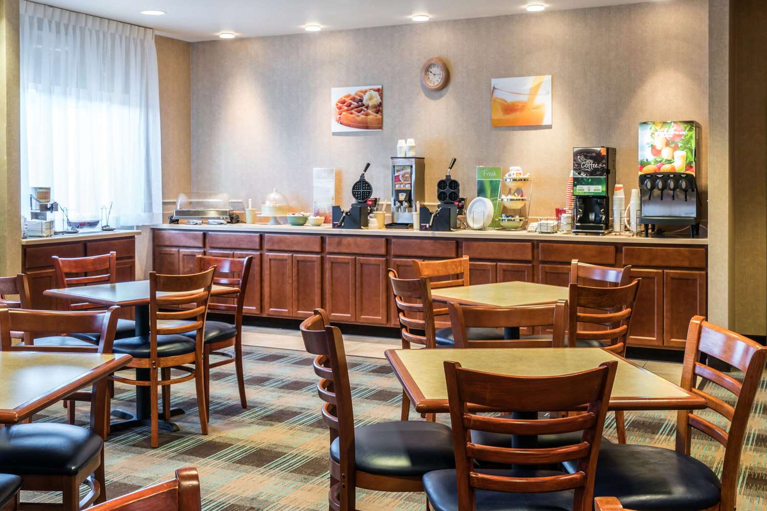 Quality Inn & Suites Sequim at Olympic National Park 16/21