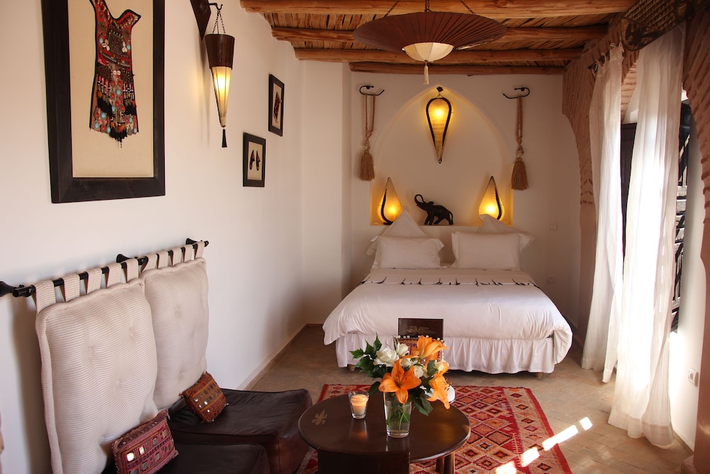 LUXURY, DOUBLE BED