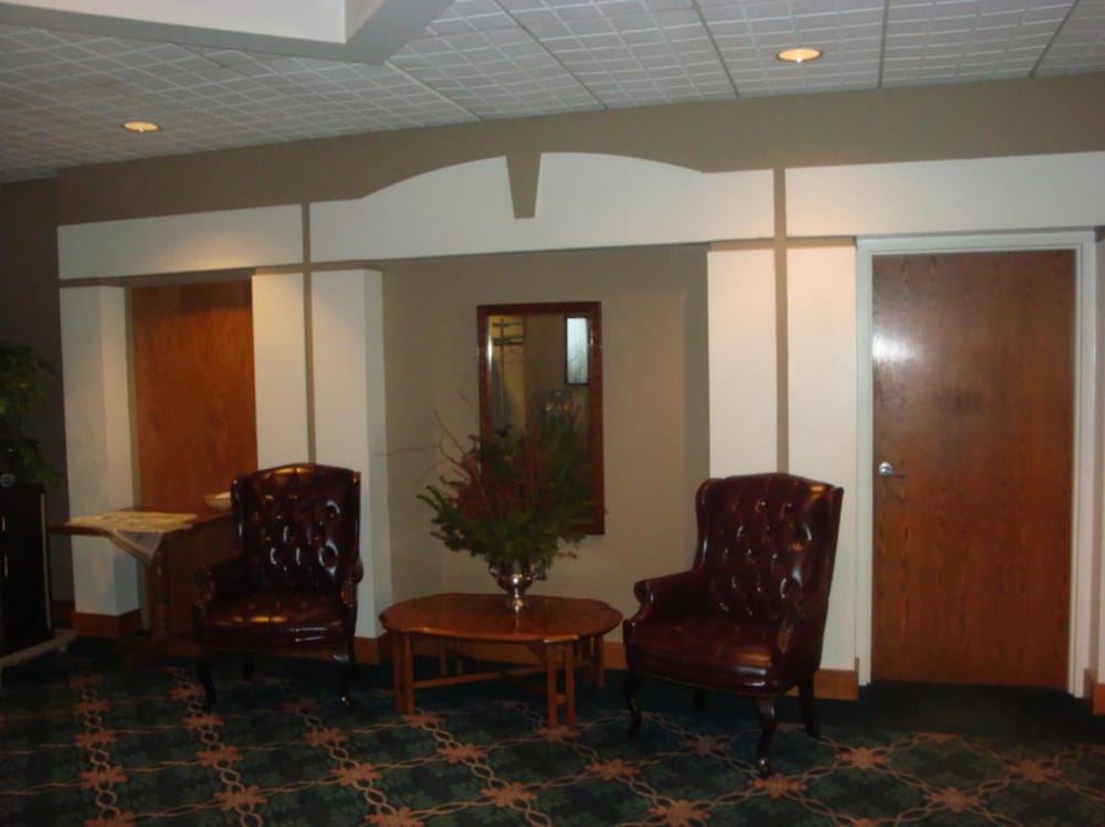 Americourt Extended Stays 22/38