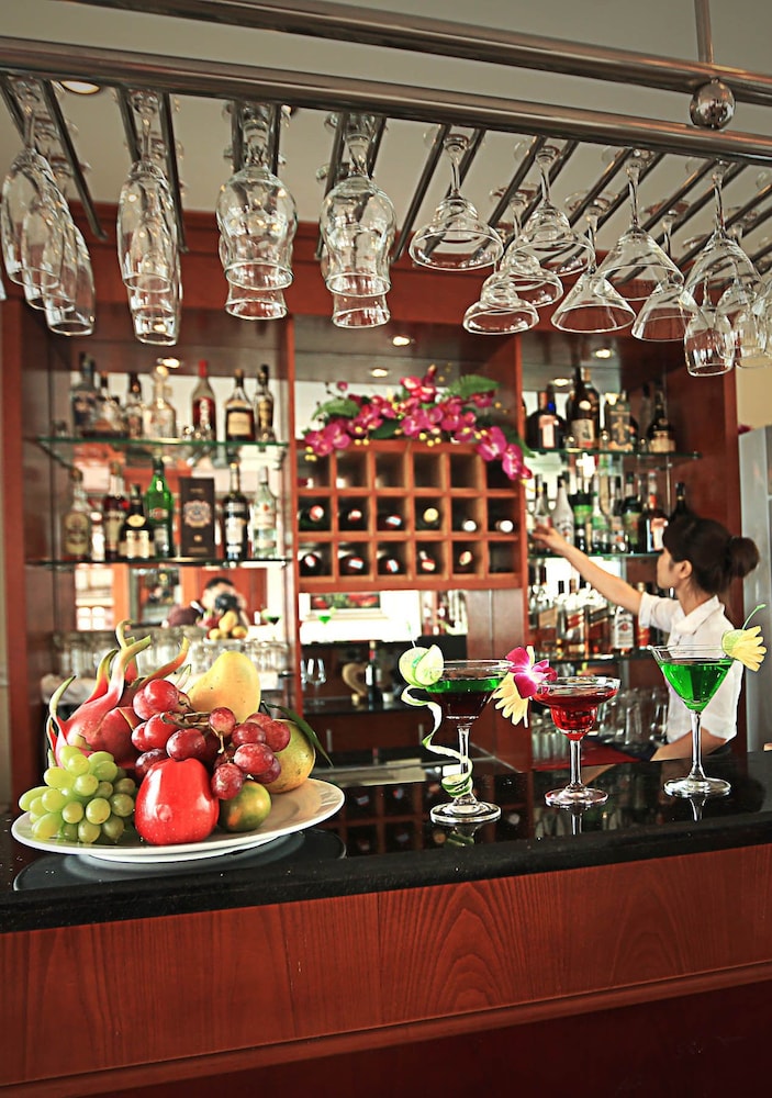 MOONVIEW HOTEL 23/30