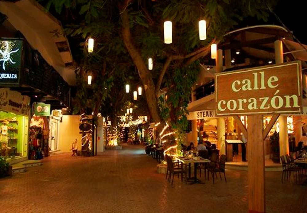 Coco Rio Hotel 4/50