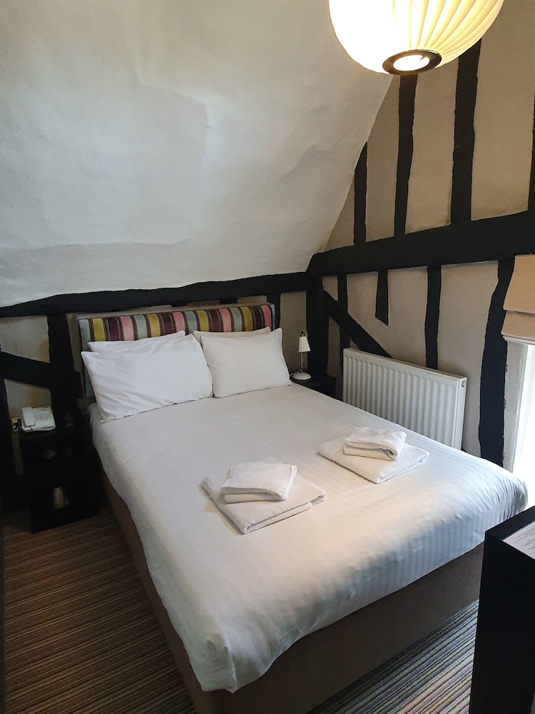The Red Lion 41/76