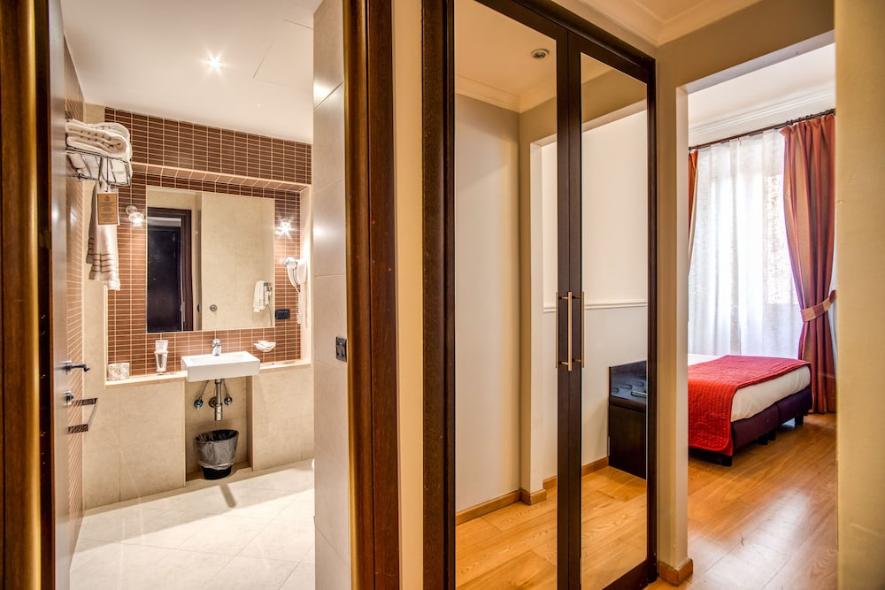 Everest Inn Rome 58/58