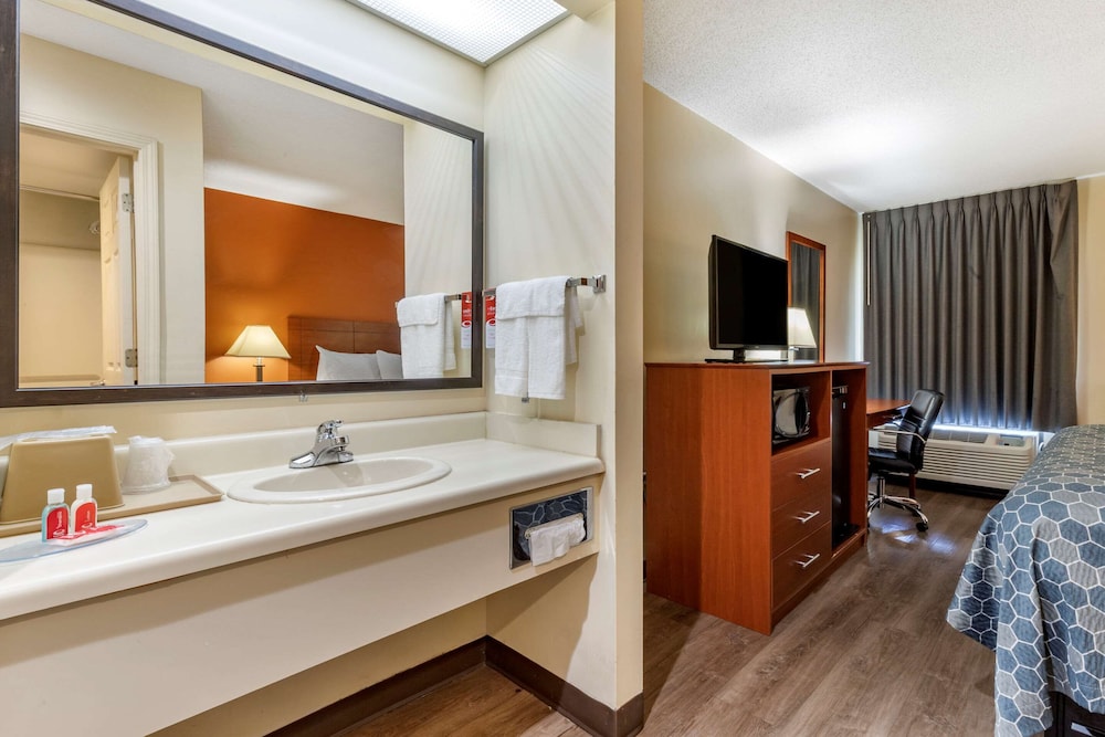Econo Lodge Saint Stephen 31/37