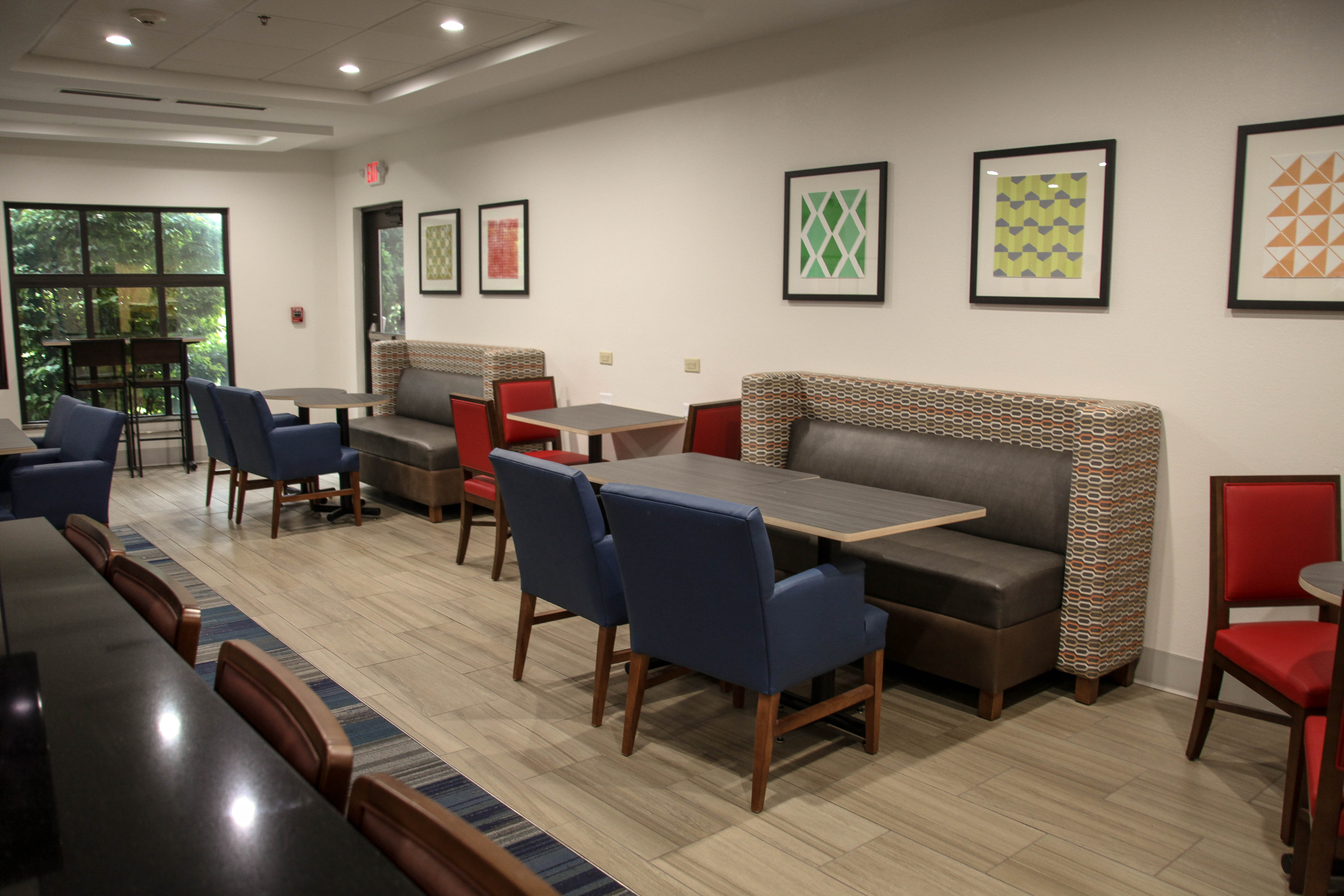 Holiday Inn Express Hotel Suites Athens 37/61
