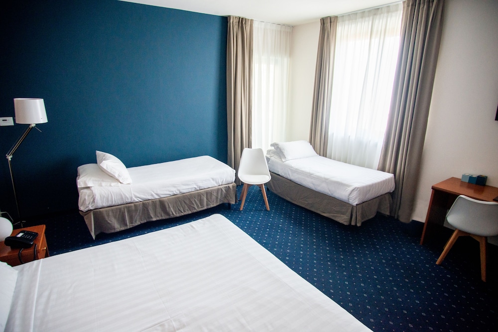 HOTEL GLIS 29/64