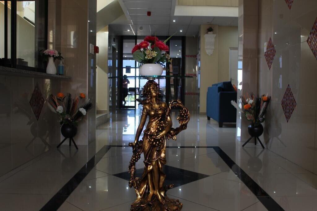 Royal Ushaka Hotel - Morningside 6/20