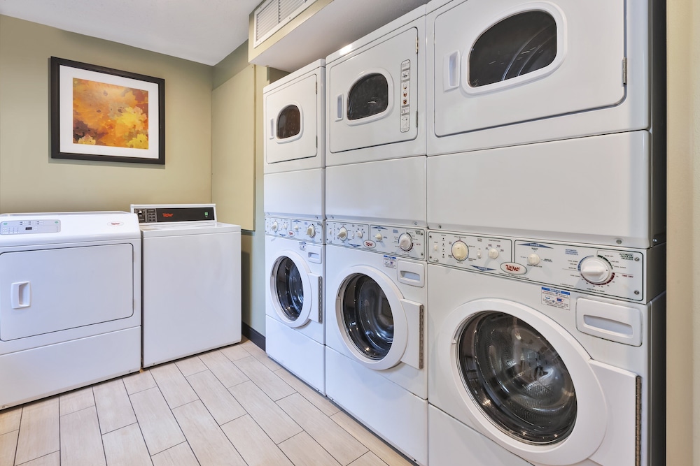 Staybridge Suites Detroit-Utica 20/58